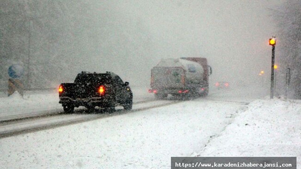 Bolu Dağı'nda kar yağışı ve sis