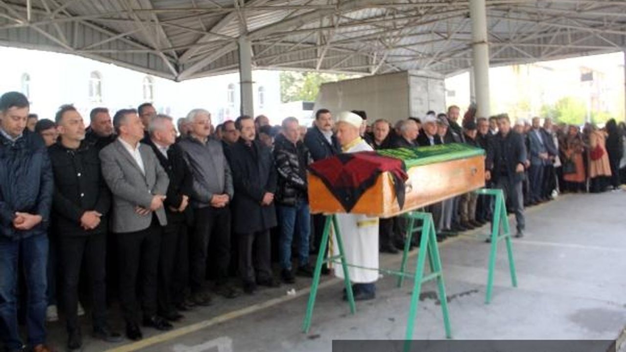 Kazada yaşamını yitiren kadın son yolculuğuna uğurlandı