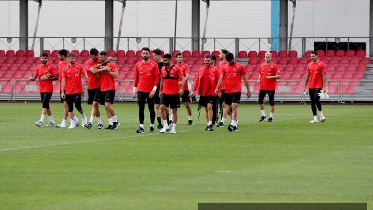 A Milli Futbol Takımı, Samsun'da ilk antrenmanını yaptı