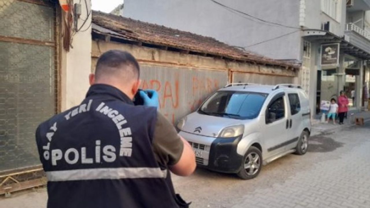 Bafra'da yorgun mermi hafif ticari aracın camına isabet etti