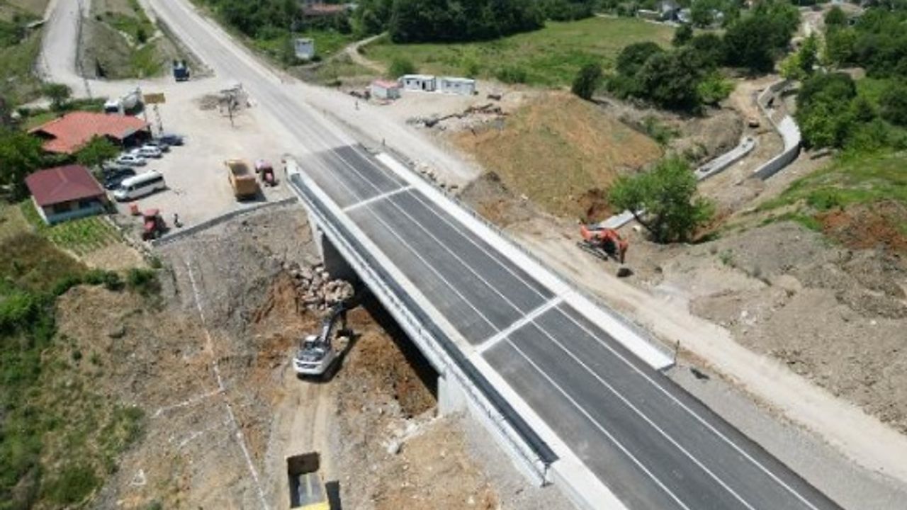 Bartın’da selde çöken yolun yerine yapılan köprü ulaşıma açıldı