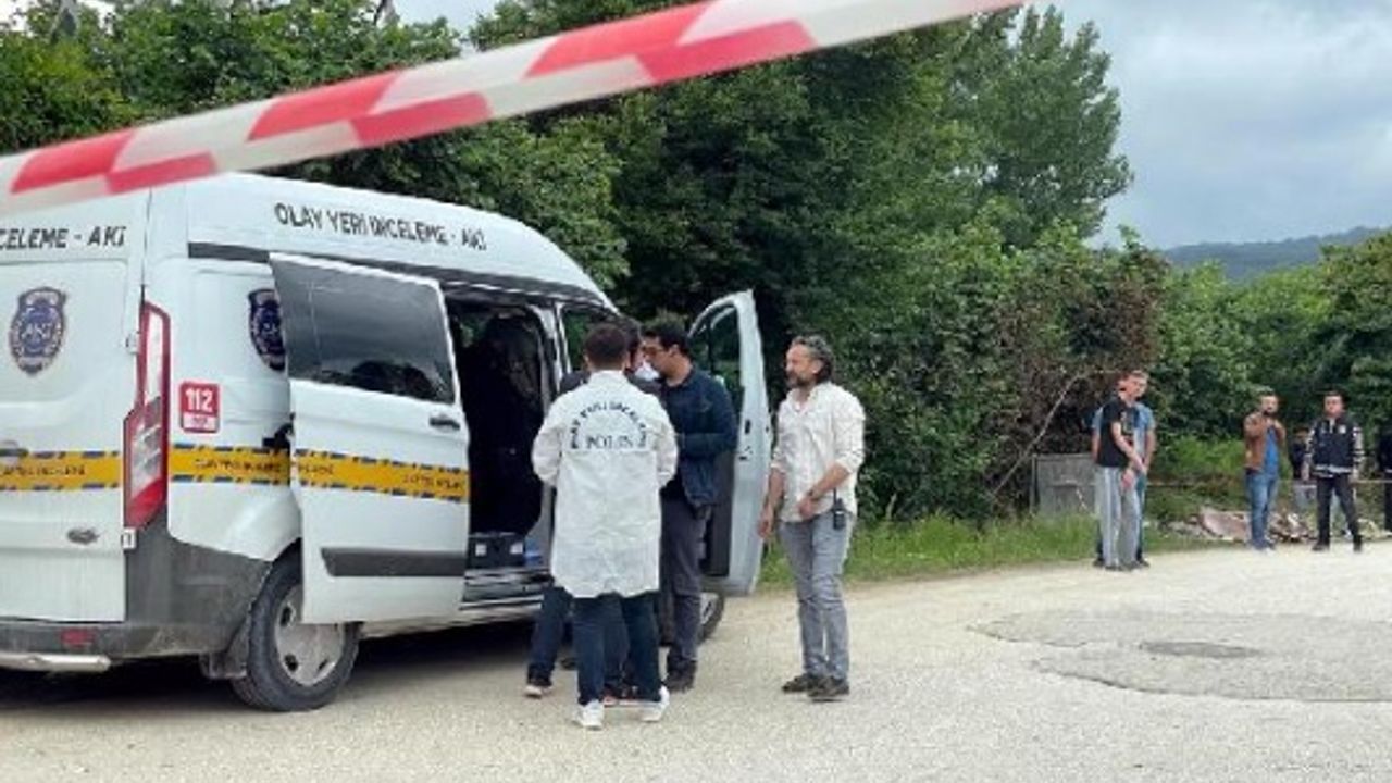 Çıkan tartışmada kendisini döven oğlunu öldürdü