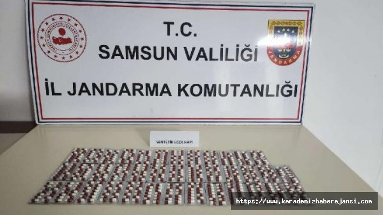 Demir kapıya saklanmış 552 sentetik hap ele geçirildi