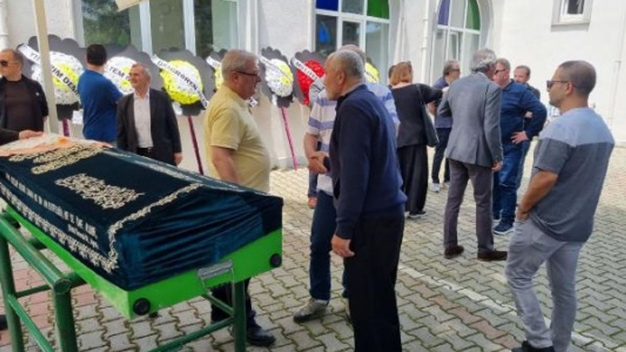 Mete Belovacıklı'nın annesi son yolculuğuna uğurlandı