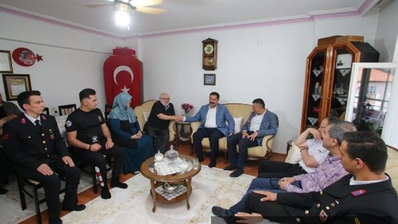 Valinin 'Babalar Günü'nde ziyaret ettiği şehidin babası: Neden benim evladım, diye asla düşünmedim
