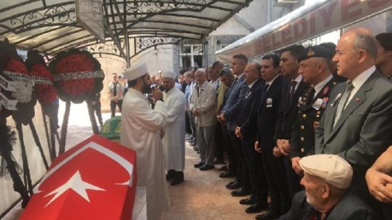 Kalp krizinden ölen albay, son yolculuğuna uğurlandı