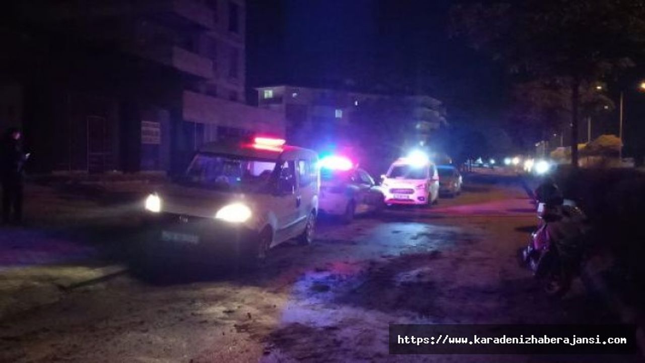 Motosikletli kurye 4 metre derinlikteki kuyuya uçtu