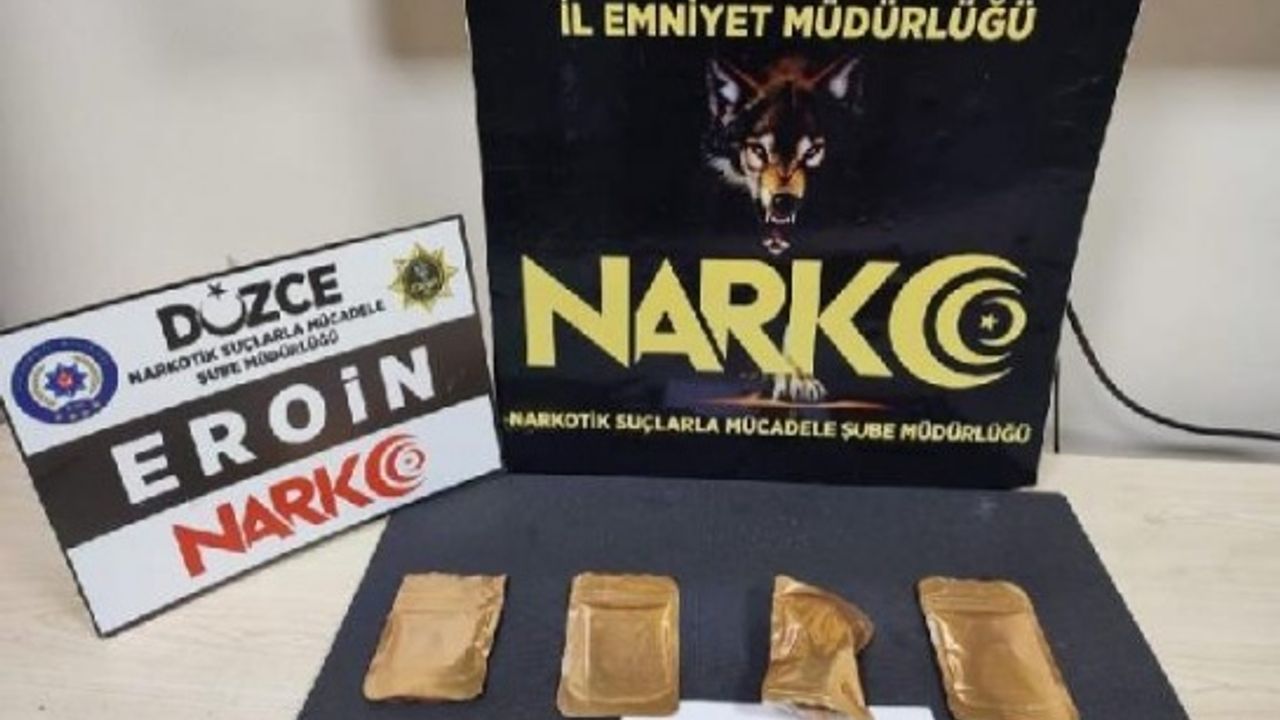 Düzce'de araçta eroin ile yakalanan 3 şüpheliye tutuklama