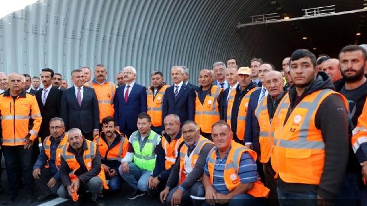 Bakan Uraloğlu, 90 metre uzatılan Bolu Dağı Tüneli'nin açılışını yaptı