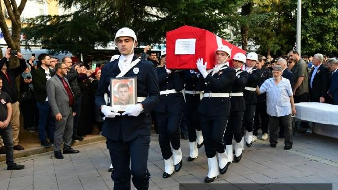 Hakkari'de kazada hayatını kaybeden  polis memuru, memleketi Trabzon’da toprağa verildi