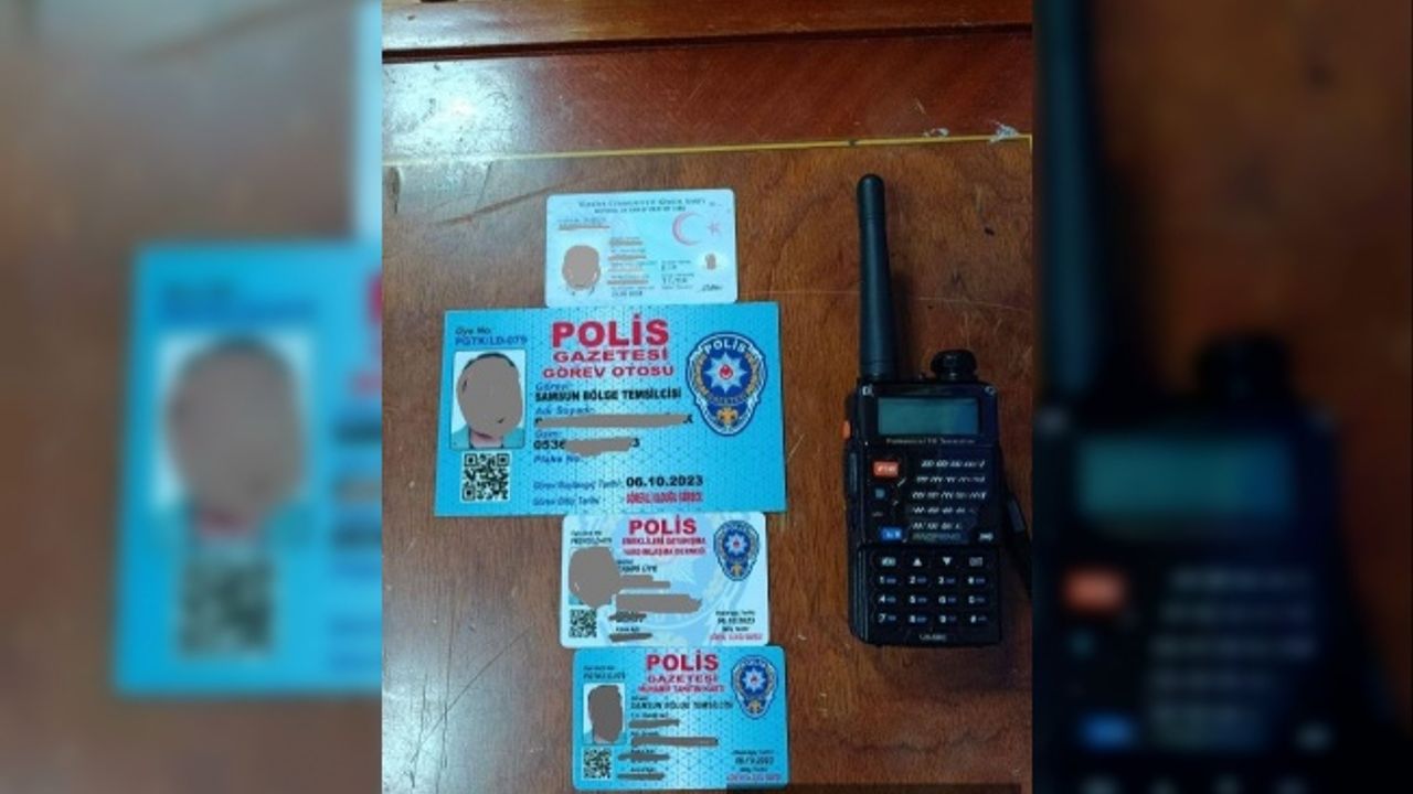 Polisin durdurduğu araçtan sahte polis kimliği ve muhabir kartı ile telsiz çıktı