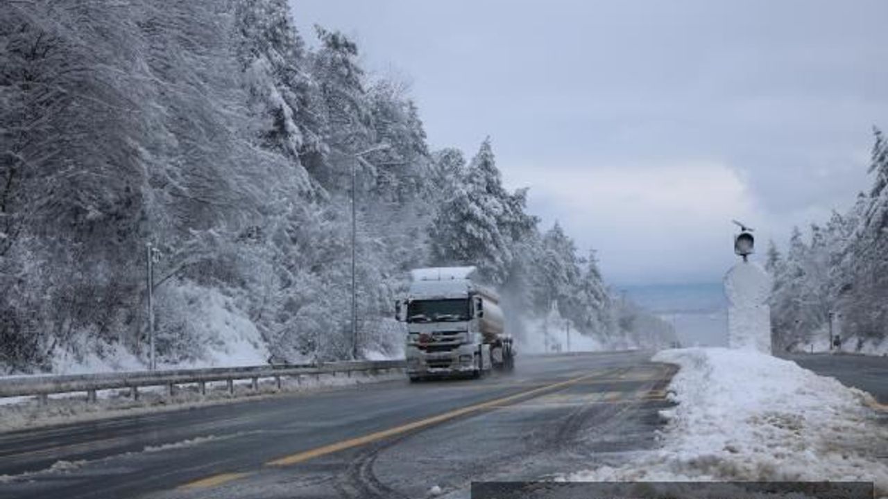 Bolu Dağı'nda kar durdu, ulaşım normale döndü