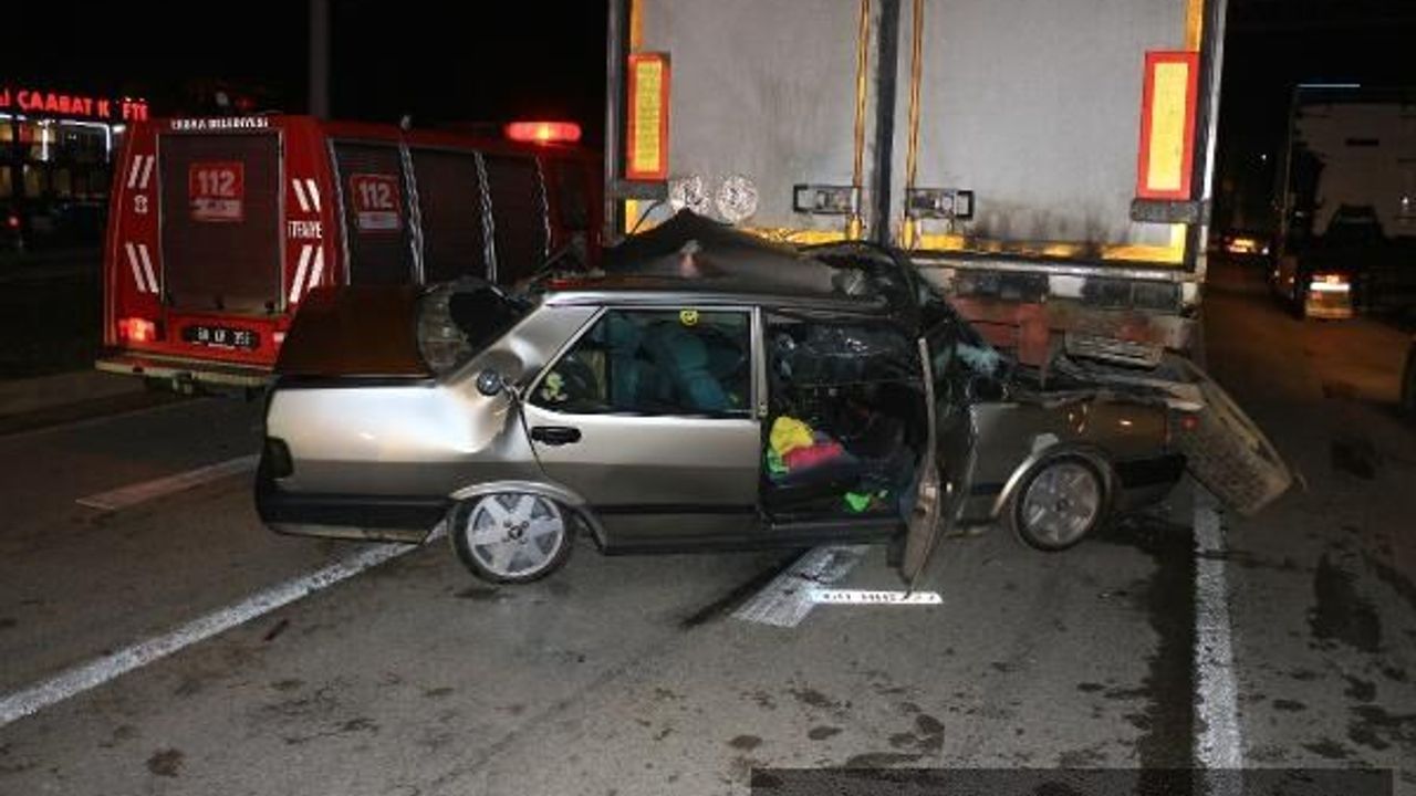 Otomobil, TIR'a arkadan çarptı: 1 yaralı