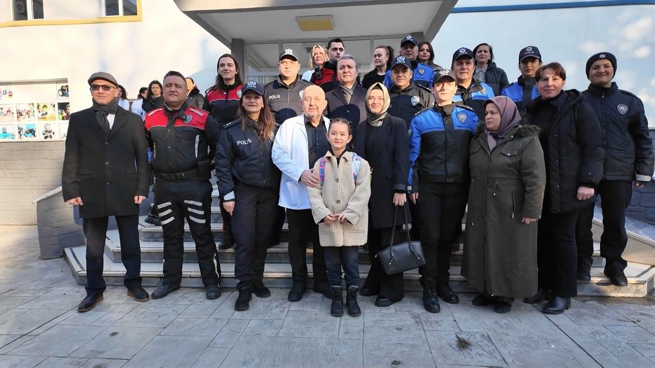 Polisten şehit kızı Eylül’e sürpriz; kortej eşliğinde okuluna bıraktılar