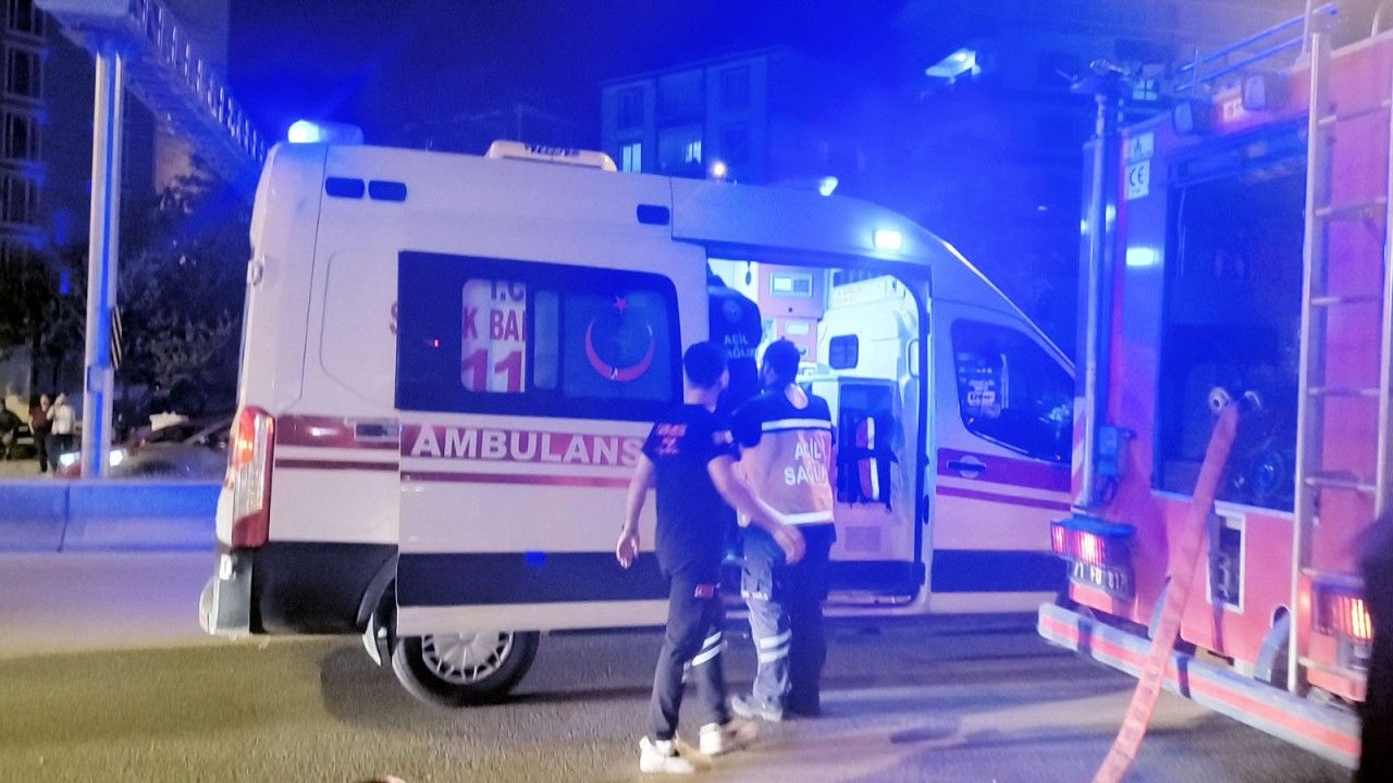 Çaldığı otomobille polisten kaçarken kaza yaptı, bu kez çarptığı minibüsü çaldı: 6 yaralı