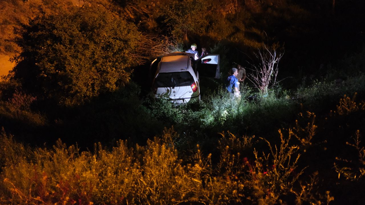 Kayseri'de otomobil, dere yatağına düştü; 5 yaralı