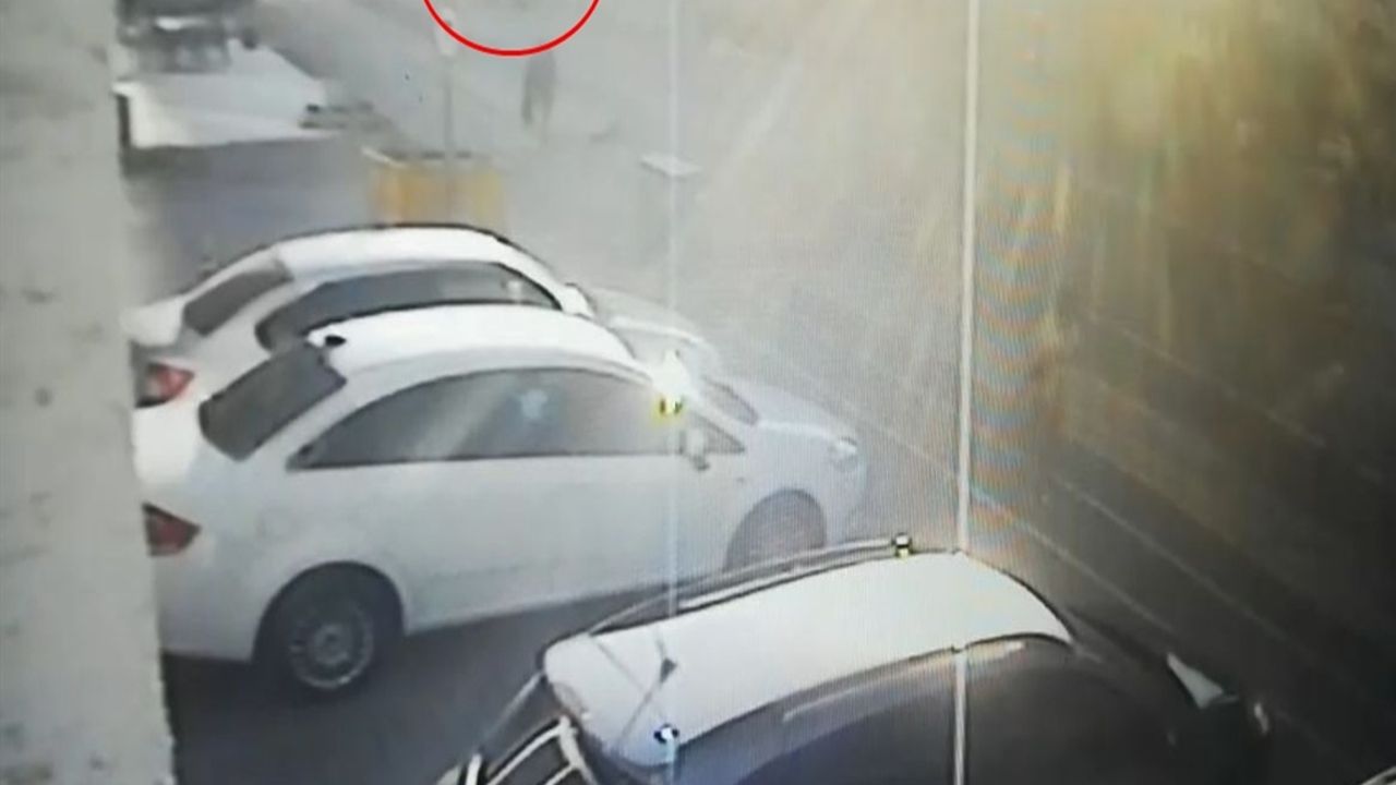 Üniversite hayali kurarken geçirdiği kaza sonrası yatağa bağımlı kalan Esma, fizik tedaviyle ayağa kalktı