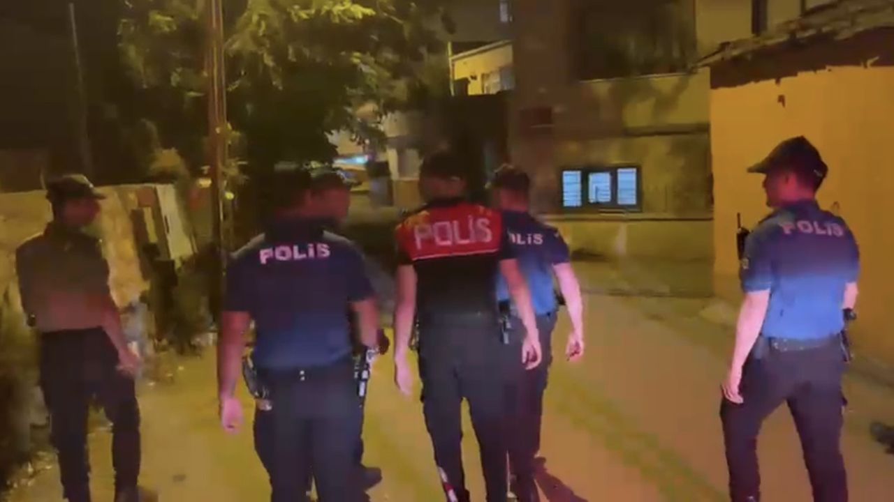 İstanbul -Sarıyer'de polisten sokaklarda 'şok' denetim