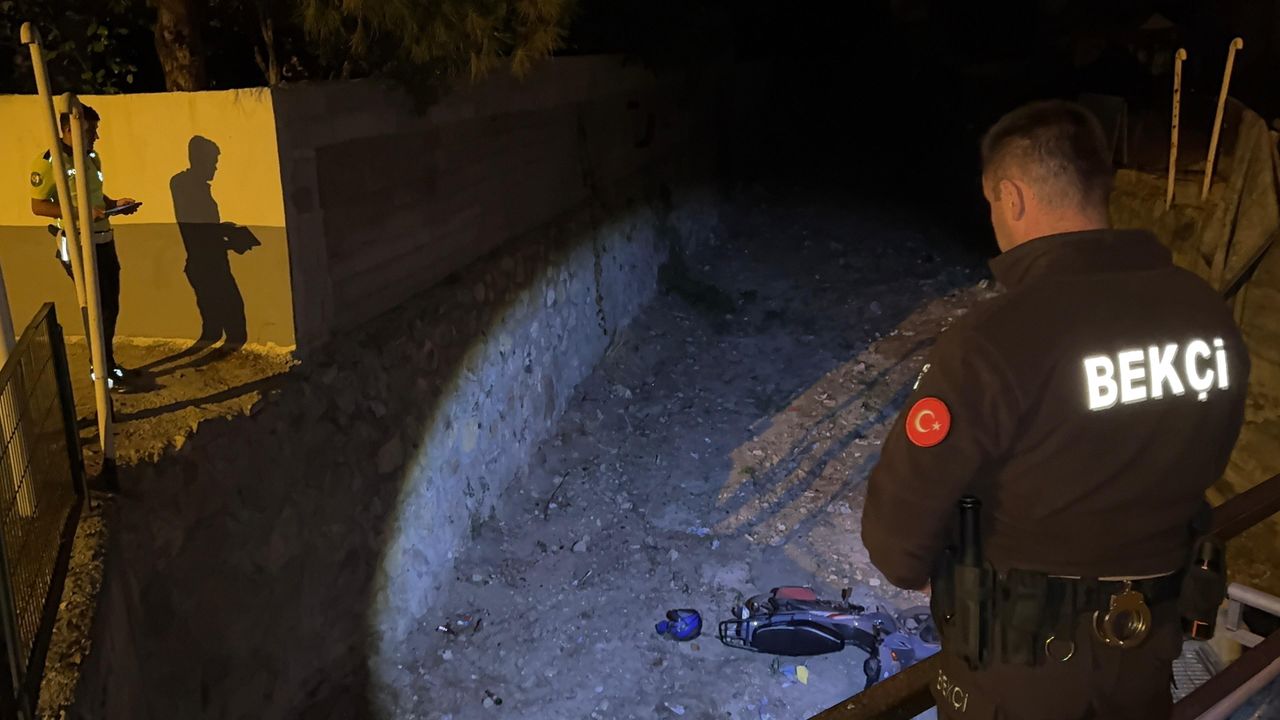 Dere yatağına uçan motosikletin sürücüsü ağır yaralandı