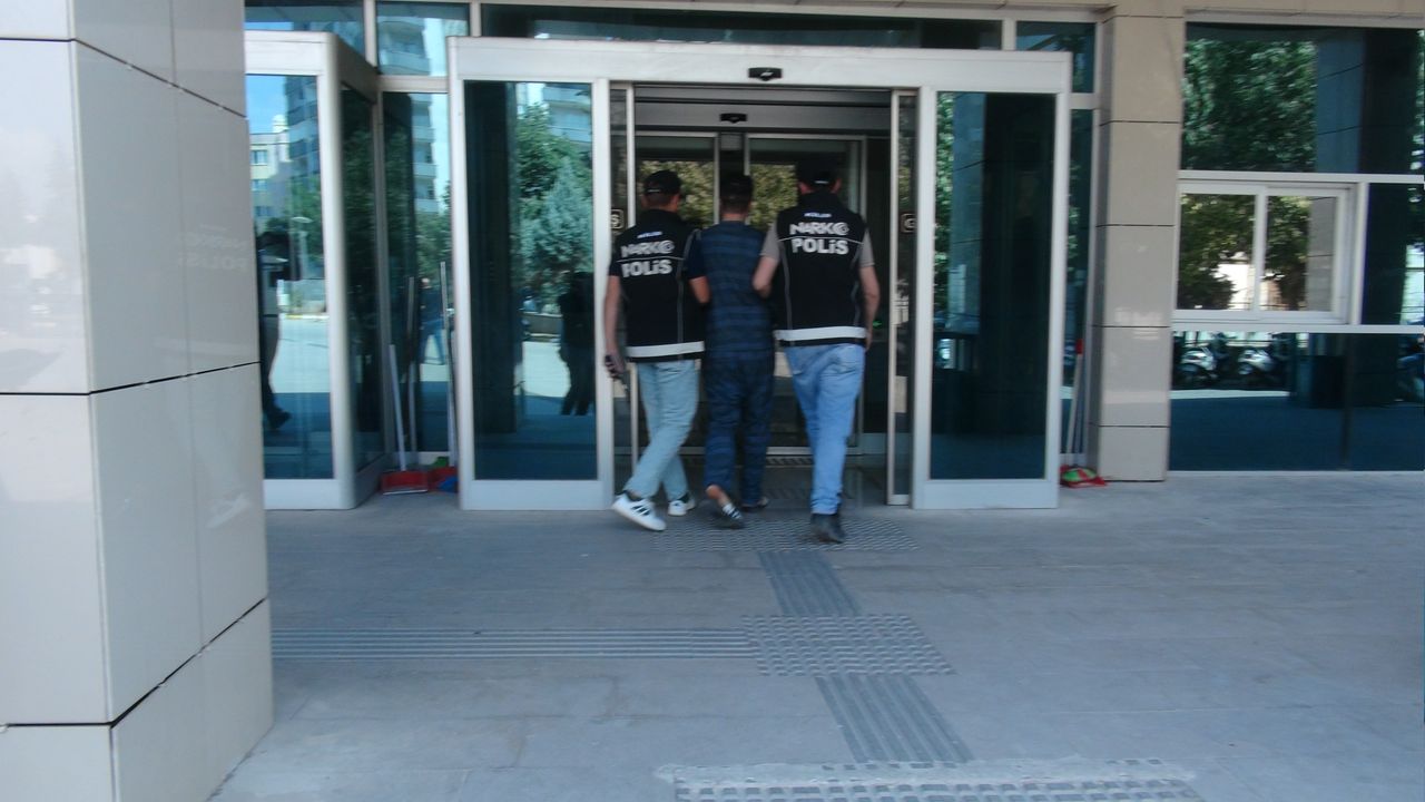 Kilis'te 215 bin adet uyuşturucu hap ele geçirildi