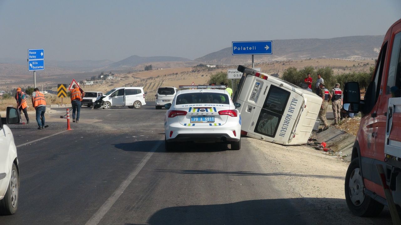 Kilis'te zincirleme kaza: 1 ölü, 4 yaralı