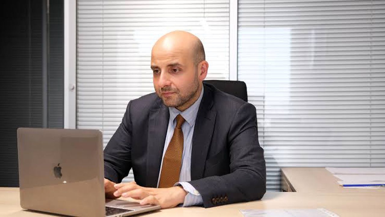 '2030'da yapay zekayı kullanmayan meslekler sona erecek' / Video eklendi