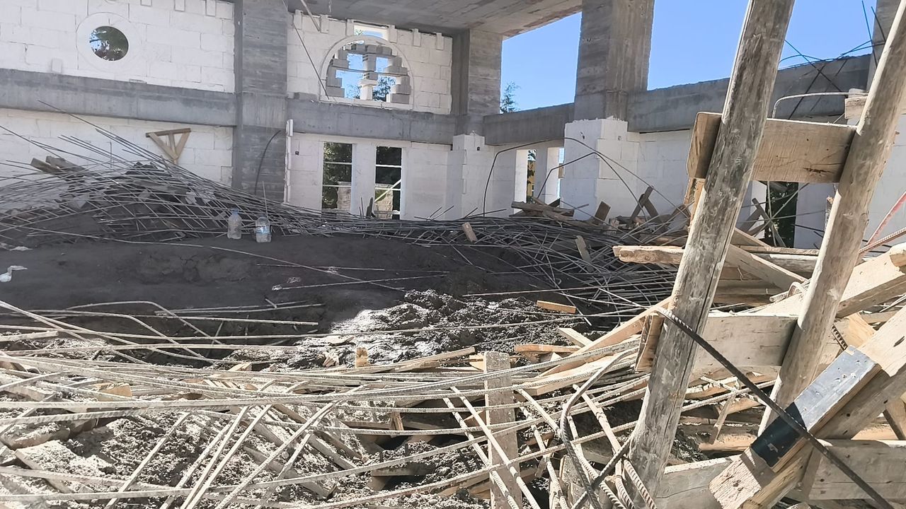 Adıyaman'da cami inşaatında göçük altında kalan 6 kişi kurtarıldı