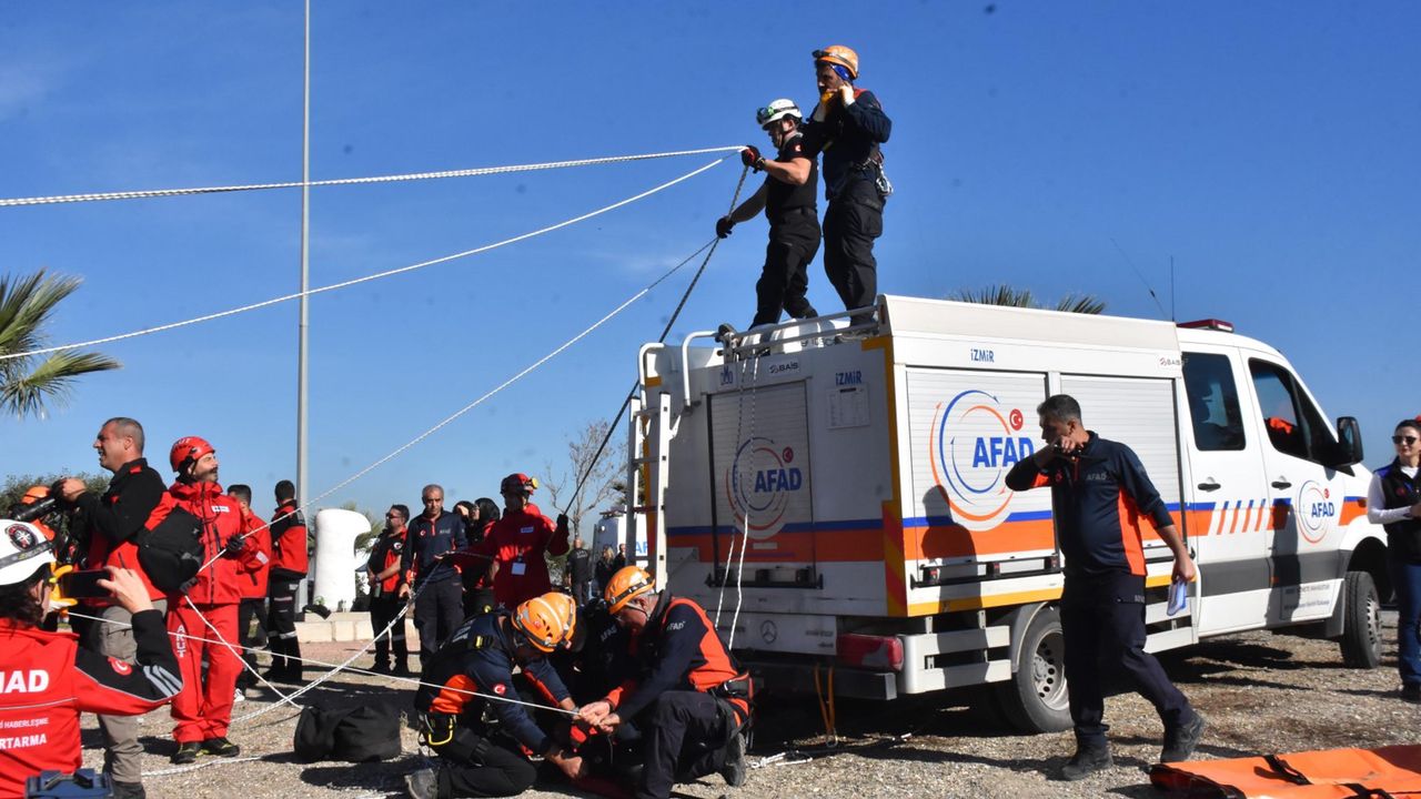 AFAD Başkanı Pehlivan: Sındırgı'da 11 bin binada hasar tespit çalışması yapıldı