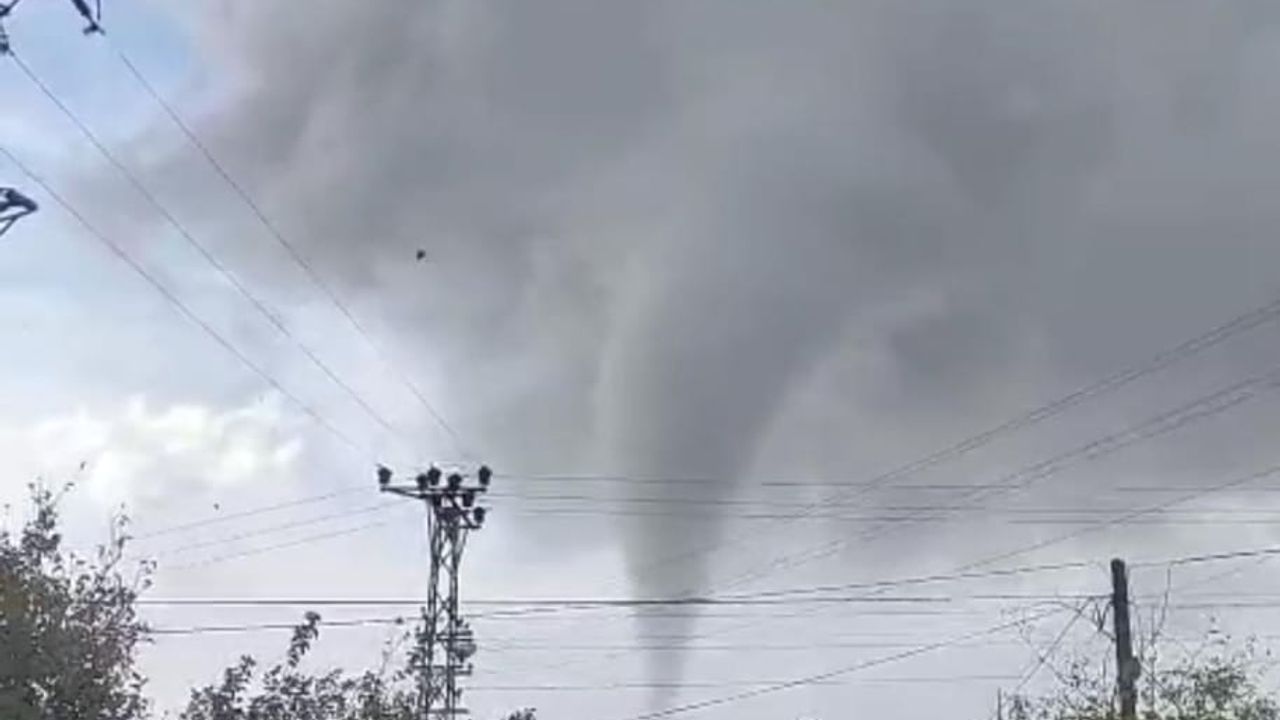 Ankara'da fırtına nedeniyle konteyner devrildi: 1 ölü, 3 yaralı