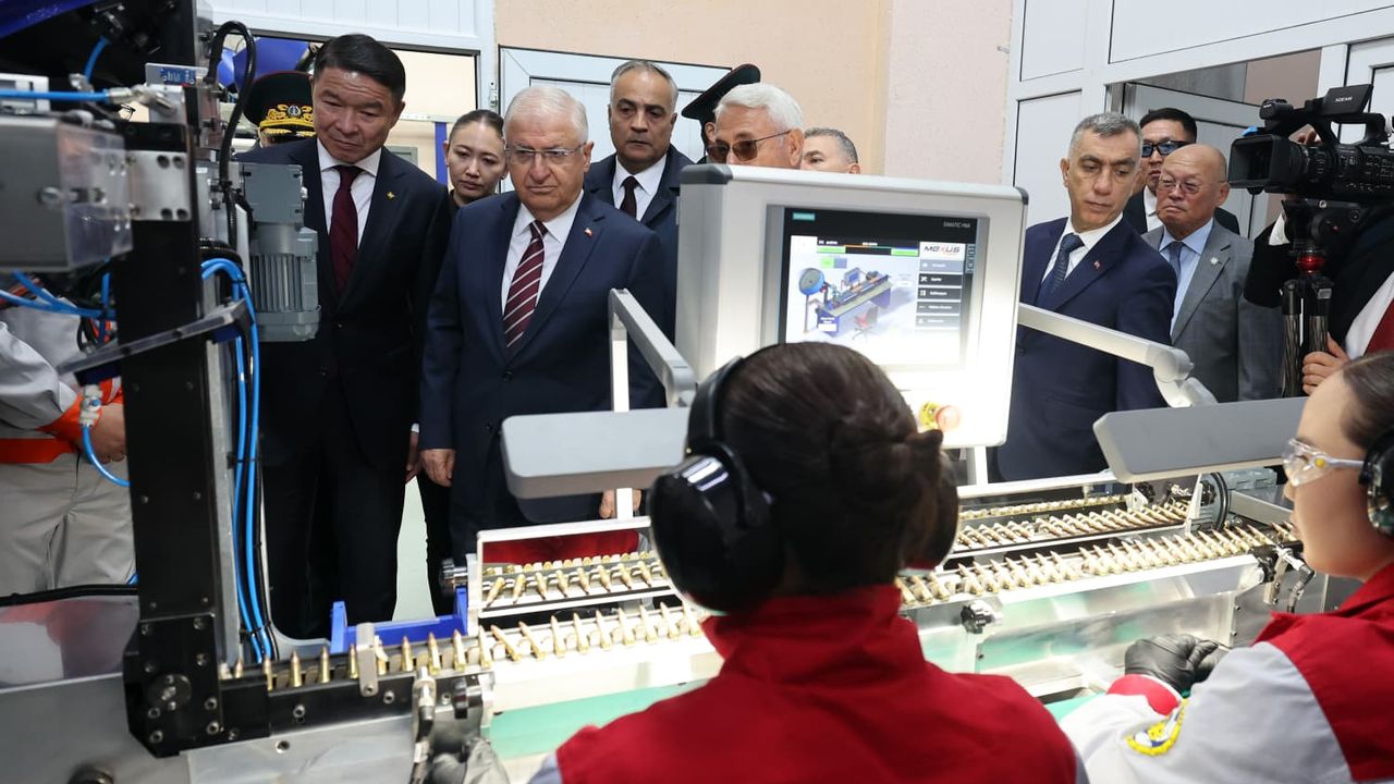 Bakan Güler, Moğolistan'da mevkidaşı Batlut ile MKE'nin açılış törenine katıldı