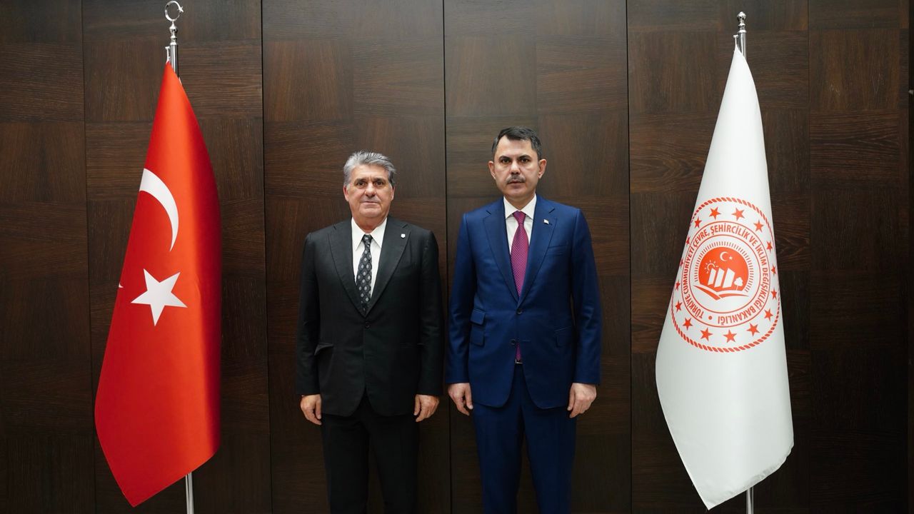 Bakan Kurum, Beşiktaş Başkanı Adalı'yı kabul etti