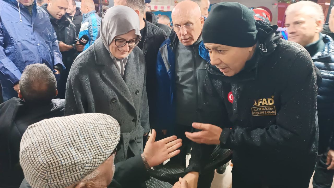 Balıkesir Sındırgı'da 6.1 büyüklüğünde deprem (16)