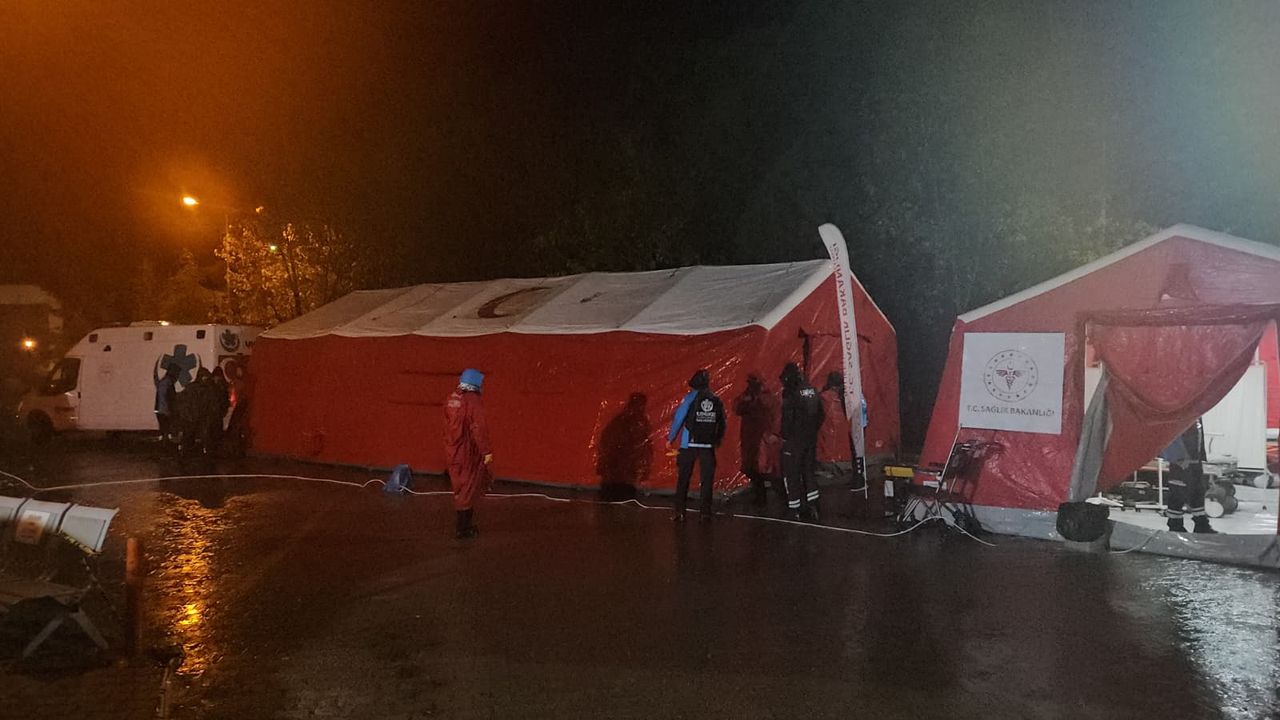 Balıkesir Sındırgı'da 6.1 büyüklüğünde deprem (18)