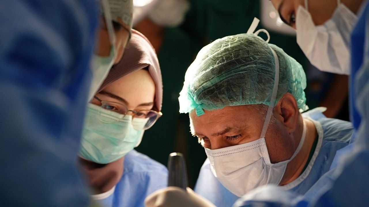 Belçika'dan Türkiye'ye gelen endometrium kanseri hasta sağlığına kavuştu