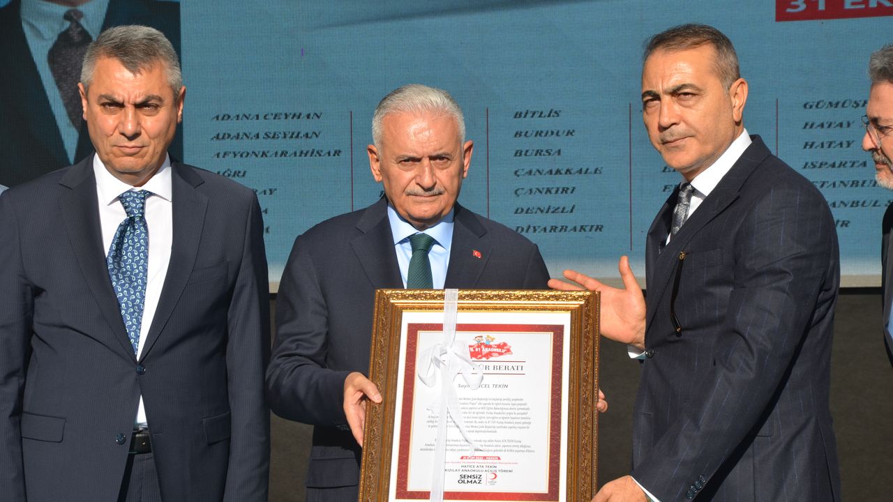 Binali Yıldırım, Mersin'de anaokulu açılışına katıldı