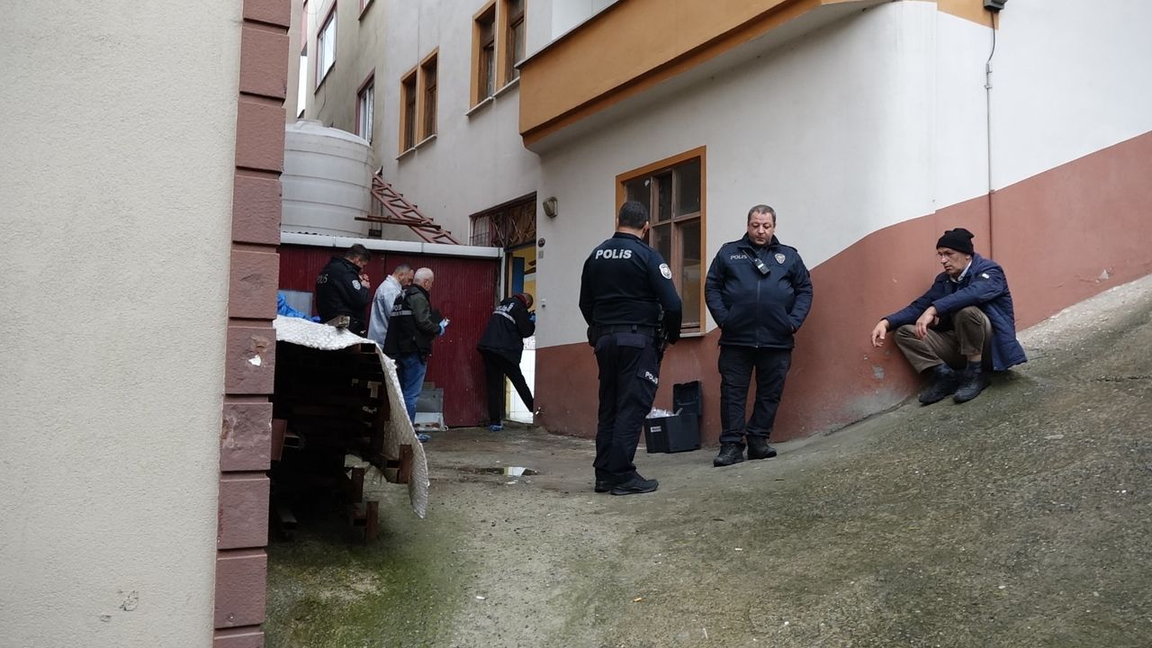 Borç nedeniyle tartıştığı 3 akrabasını silahla ağır yaraladı