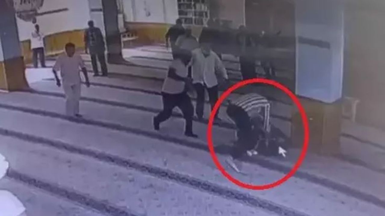 Camide komşusunu bıçaklayarak öldüren sanık: Eşini balkonda gördüm ve ona ‘kocanın leşini topla' dedim