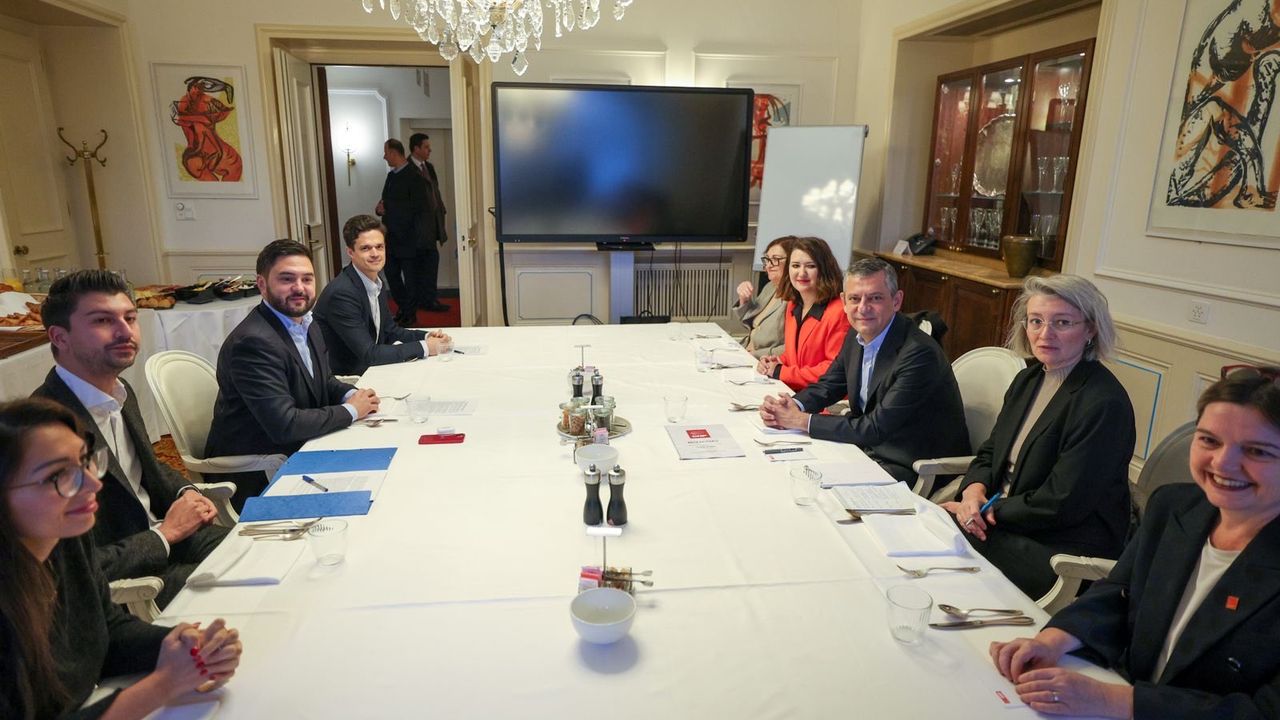 CHP Genel Başkanı Özel, İsviçre Sosyal Demokrat Partisi Eş Genel Başkanı Wermuth ile görüştü