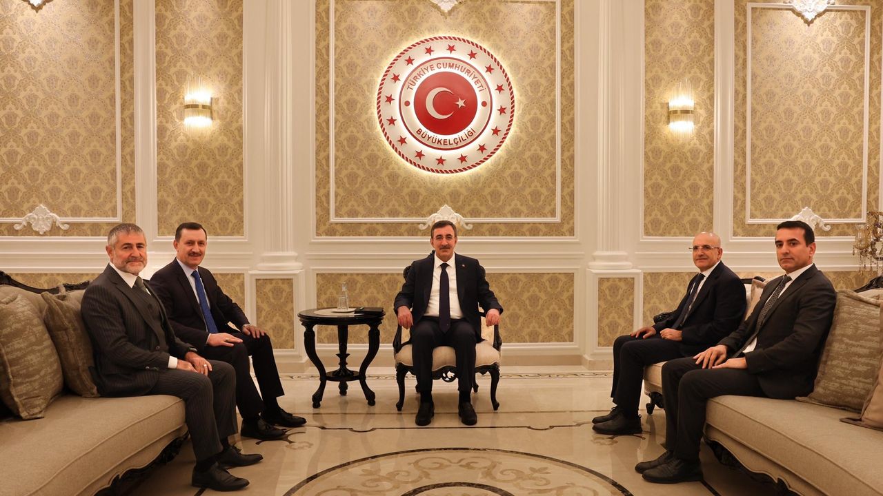 Cumhurbaşkanı Yardımcısı Yılmaz, Suudi Arabistan'a gidiyor (2)