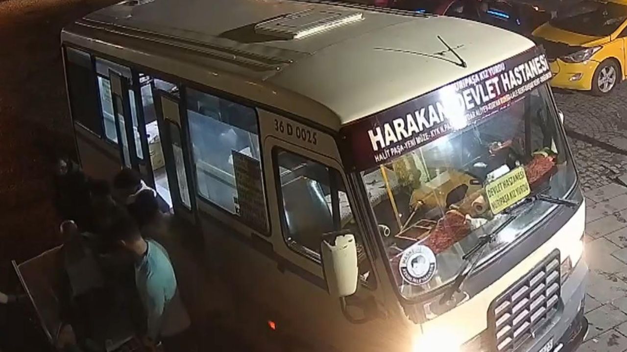 Dolmuş şoförü kalp krizi geçiren yolcusunu hastaneye yetiştirdi