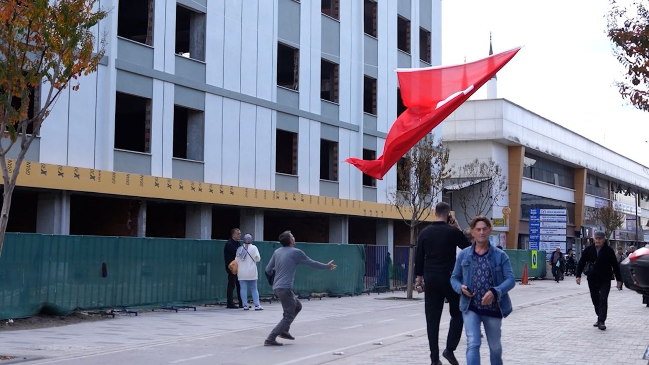 Düzcelilerin bayrak hassasiyeti