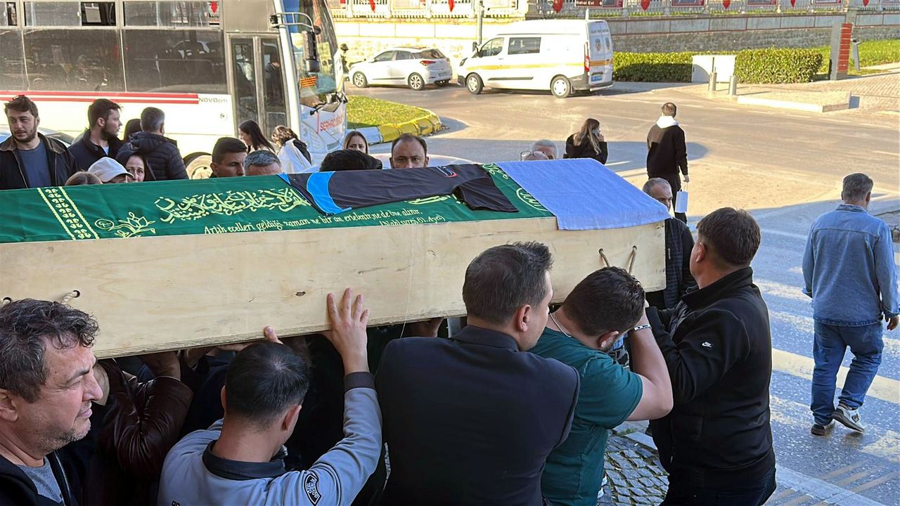 Edirne - Beyin kanaması geçiren liseli Emre öldü /Video eklendi