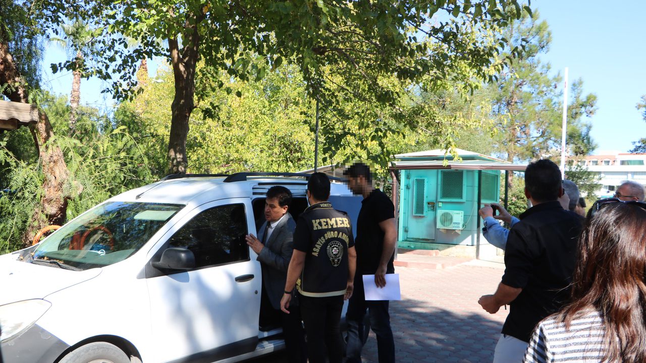 Eski Kemer Belediye Başkanı Mustafa Gül tutuklandı