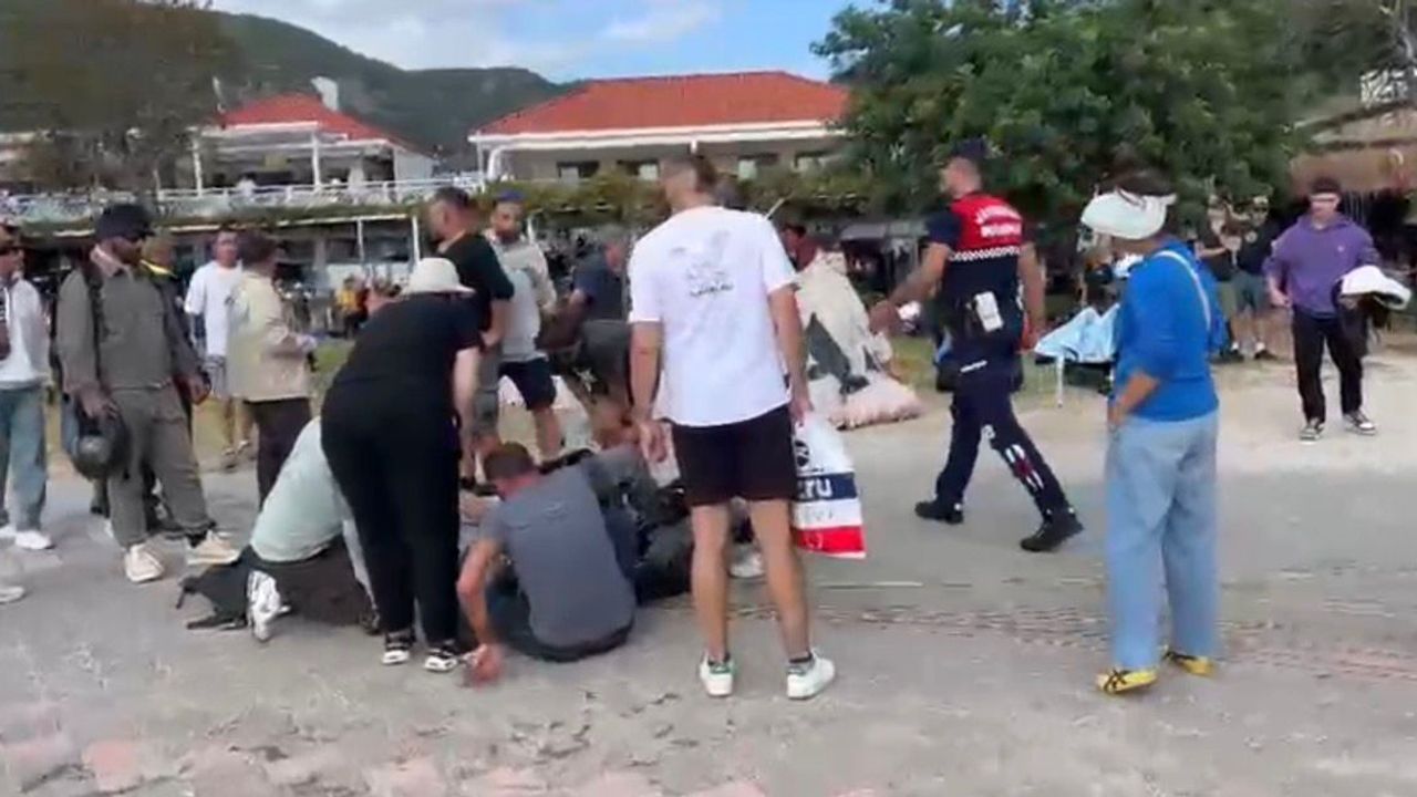 Fethiye'de yamaç paraşütleri havada çarpıştı: 3 yaralı