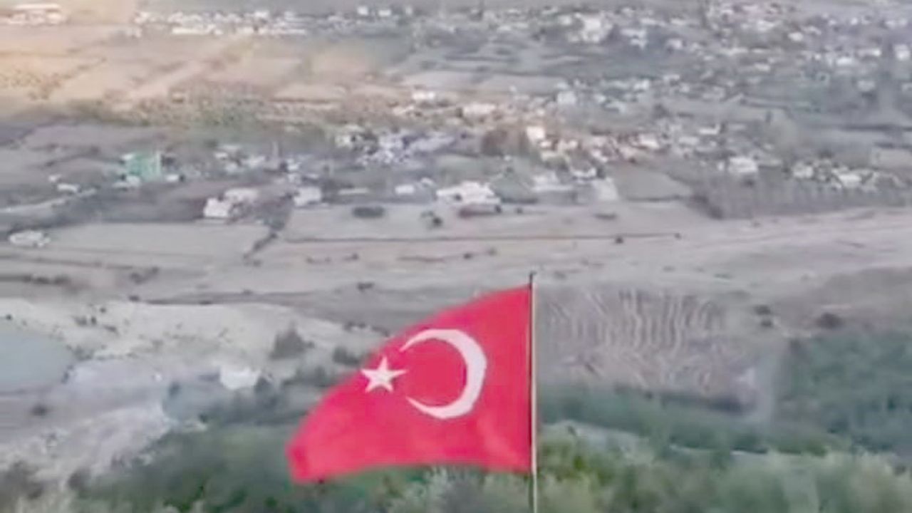 Gaziantep'te 1100 rakıma tırmanıp, Türk bayrağını dalgalandırdılar