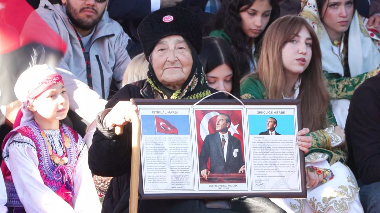 İstanbul - Cumhuriyetin 102'nci yılı Vatan Caddesi'nde kutlandı