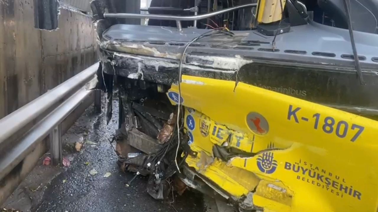 İstanbul - Kadıköy'de İETT otobüsü kaza yaptı: Şoför alkollü çıktı