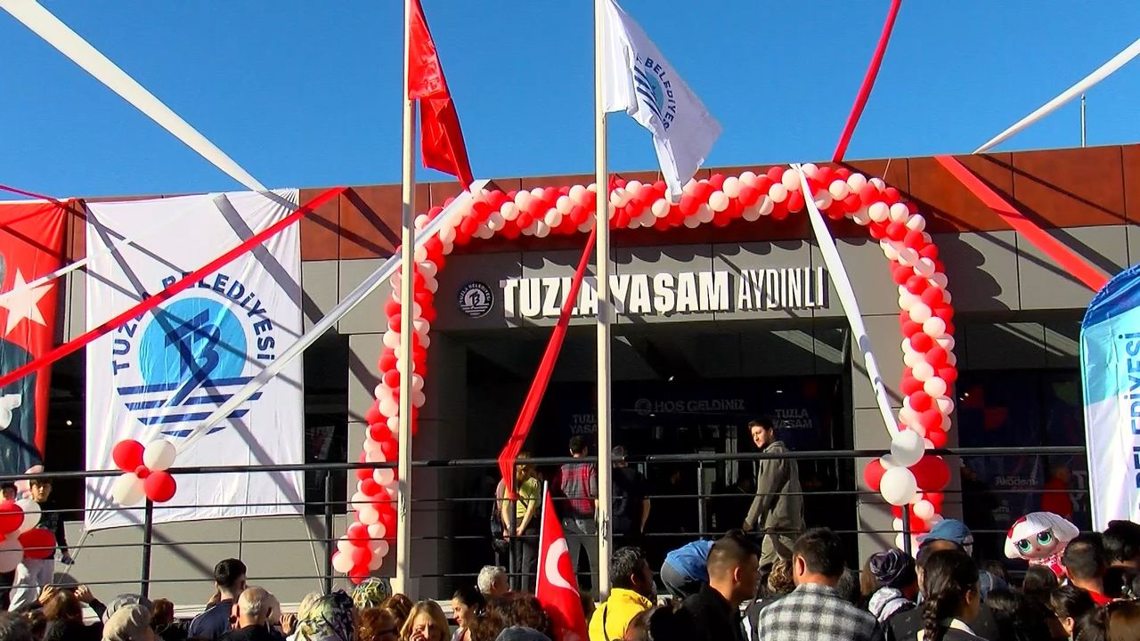 İstanbul - Özgür Özel: Seçimle göreve gelenin seçimle gitmesi esastır