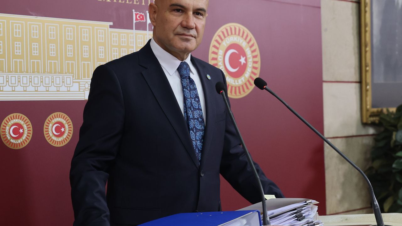 İYİ Parti'li Çömez: Hiç kimse teröristbaşının çıkacağını ümit etmesin