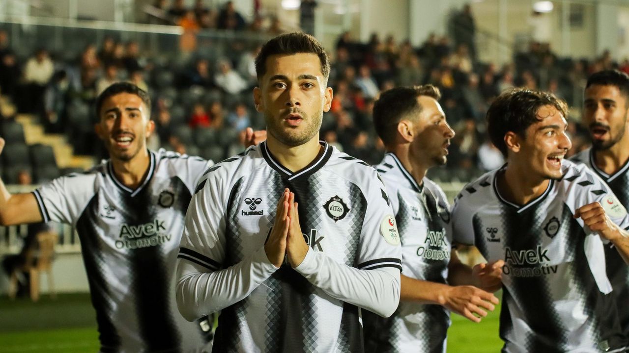 İzmir'de tarihi derbi günü